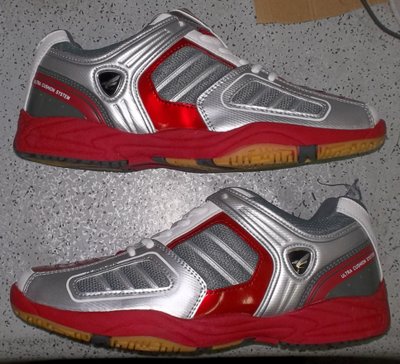 jual sepatu badminton
