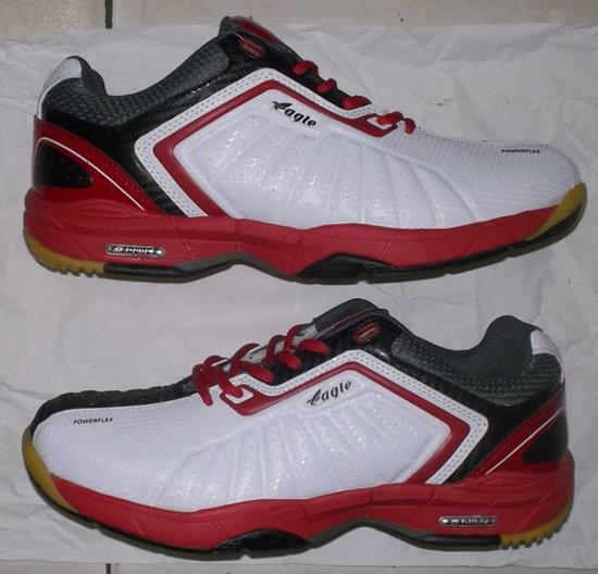 jual sepatu badminton