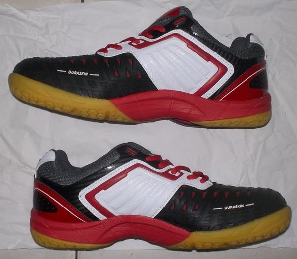 jual sepatu badminton