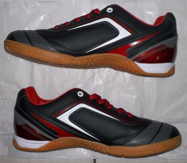 sepatu futsal original murah hitam merah gelap putih hitam