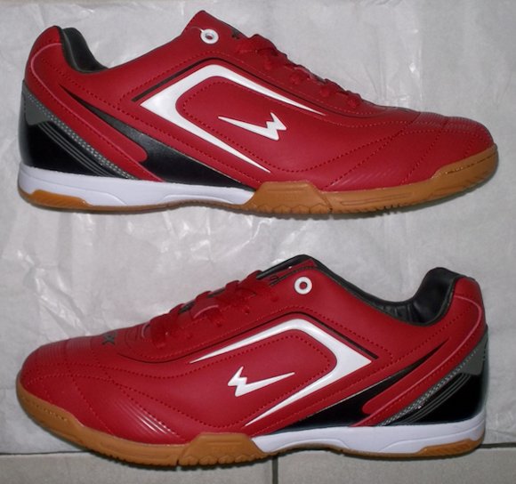 sepatu futsal original murah merah gelap putih hitam