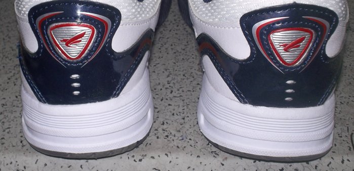 jual sepatu tenis
