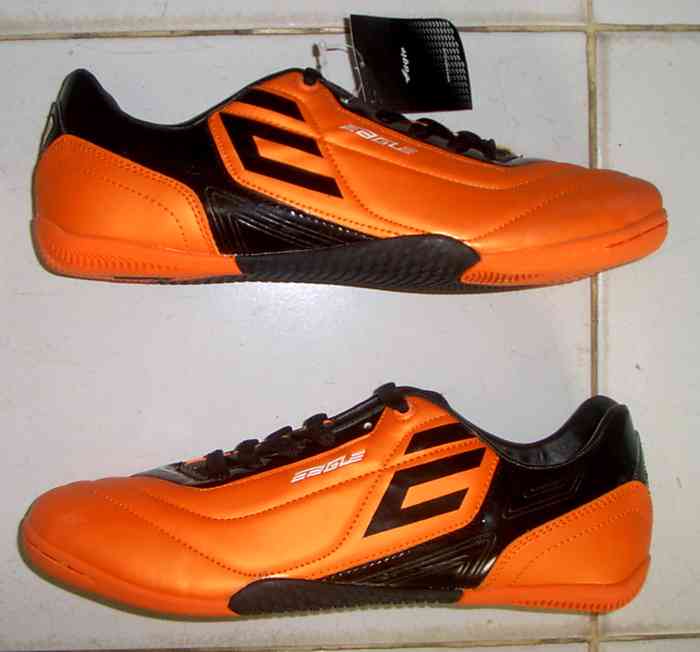 sepatu futsal original murah oren